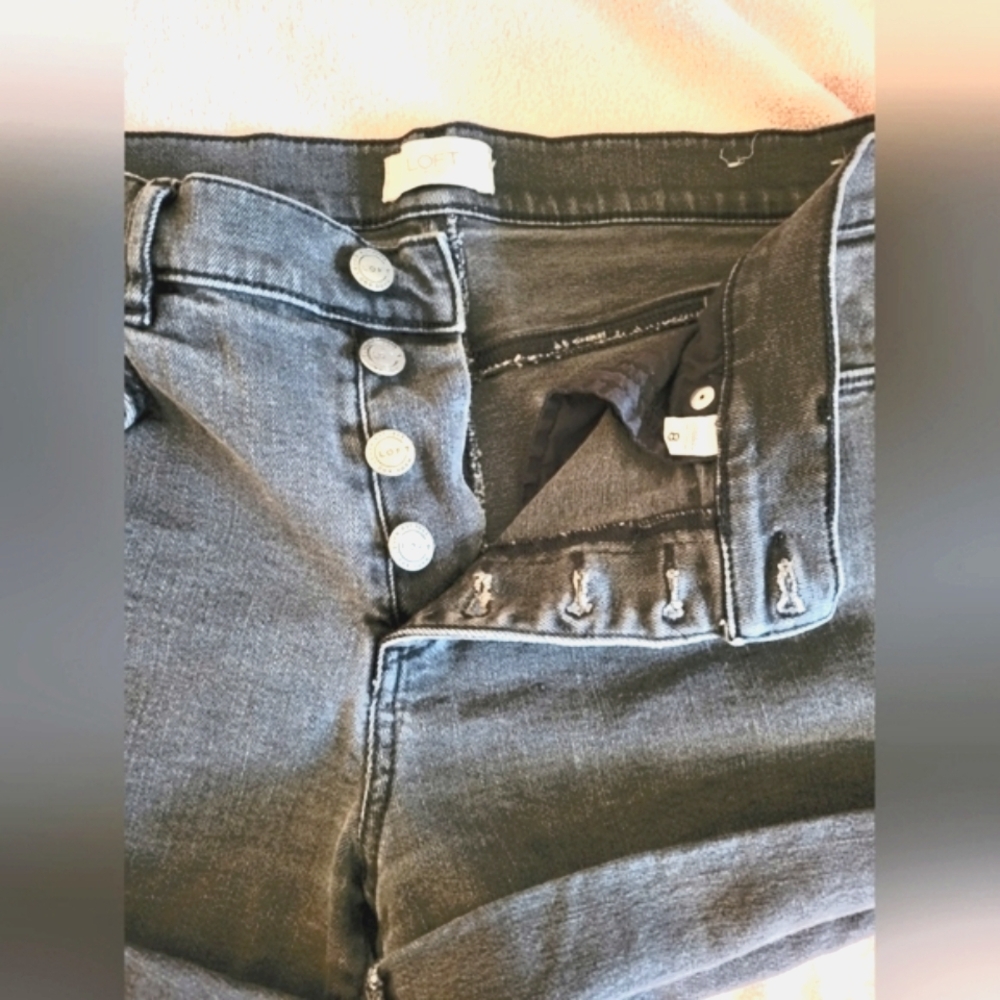 LOFT Women's Dark Gray Denim‎ Shorts (Size 8) - Picture 2 of 14